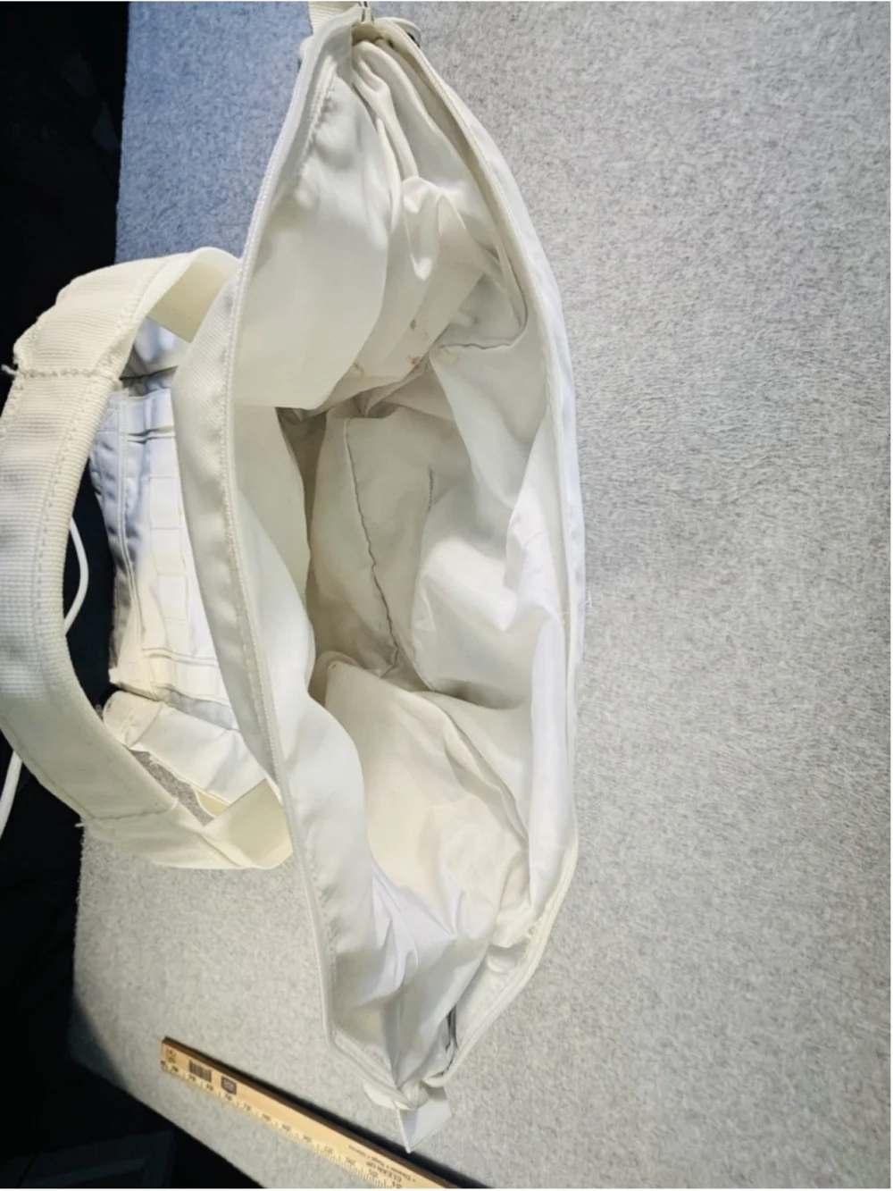 Under Armour Project Rock Box Duffle Backpack White Gym Bag 1364189 21.9L